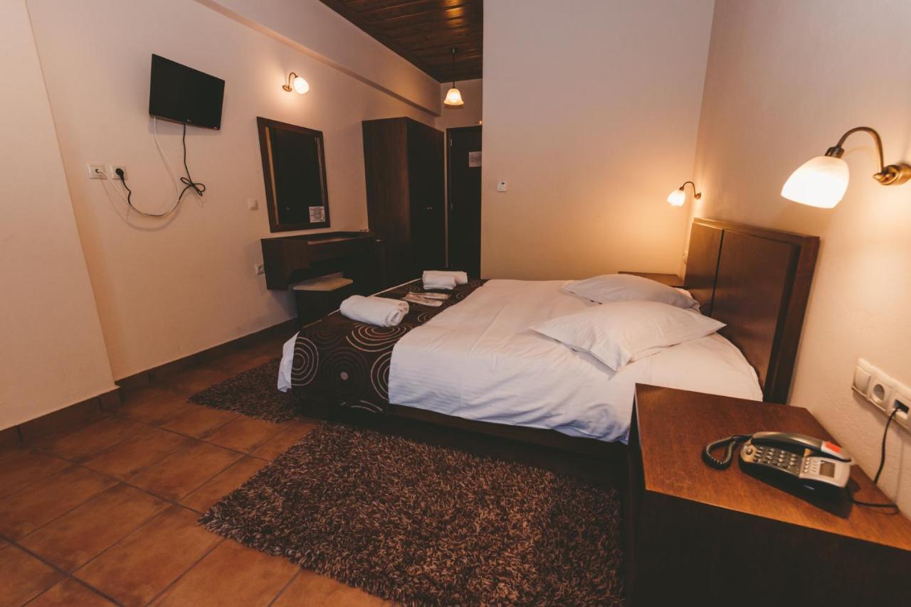 Thea Mainalou Hotel Vitina Buitenkant foto